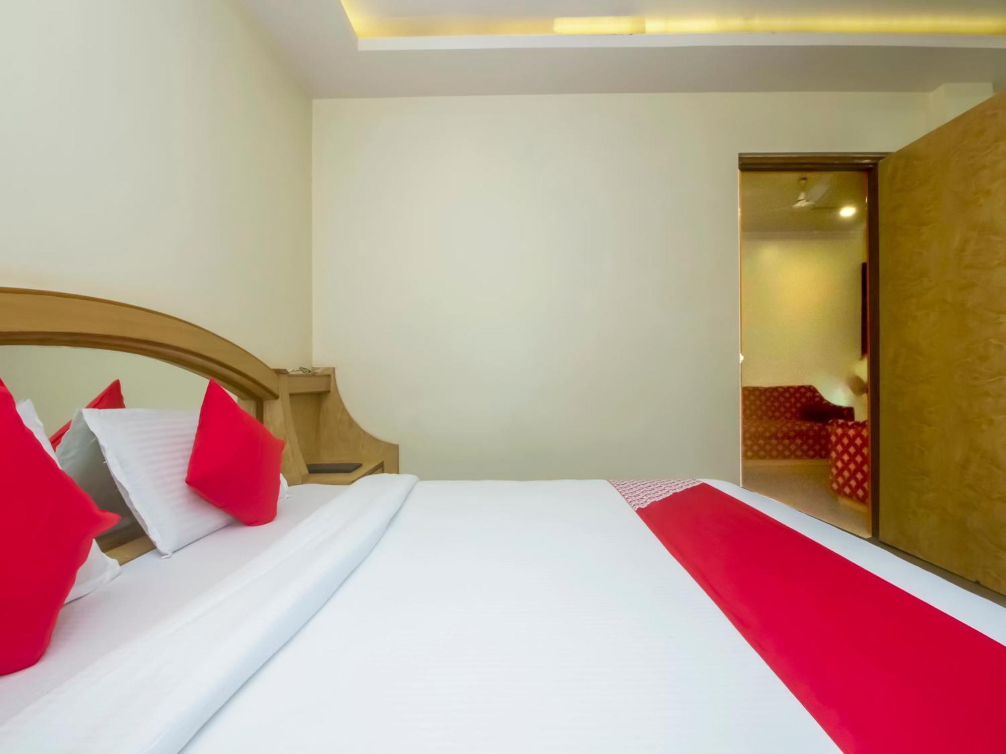 Hotel New Uttam Hira Palace Nashik Zewnętrze zdjęcie