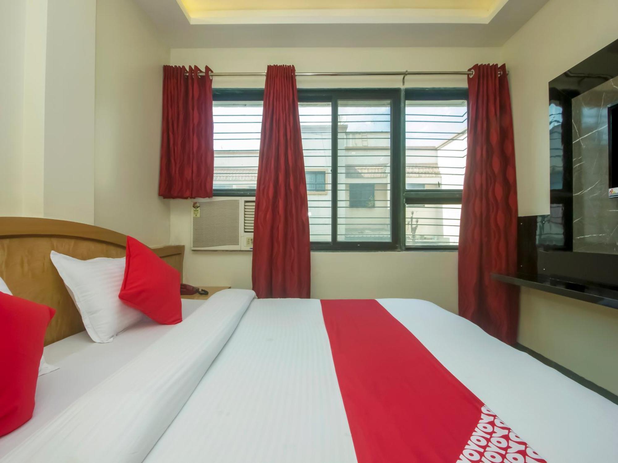 Hotel New Uttam Hira Palace Nashik Zewnętrze zdjęcie