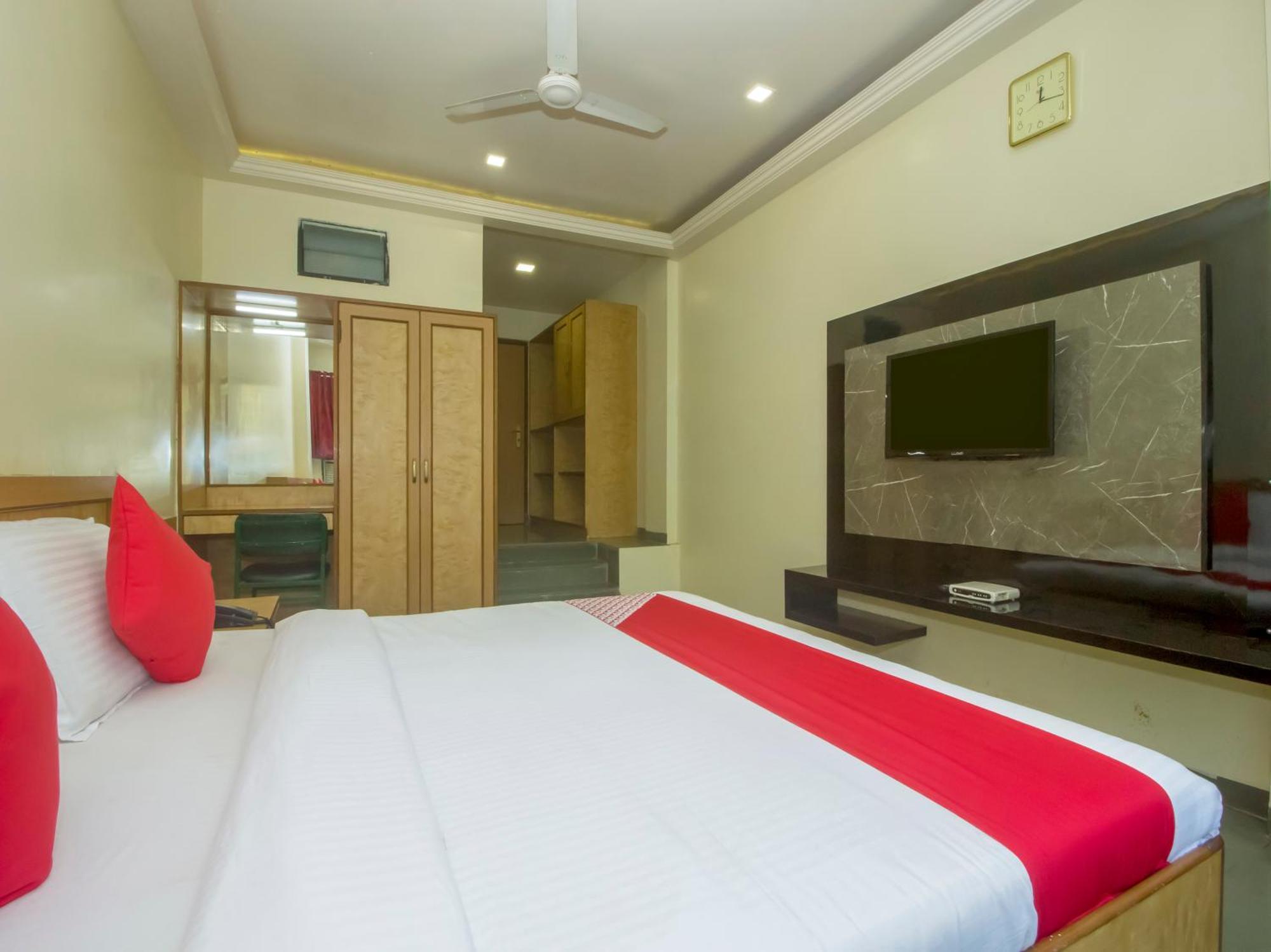 Hotel New Uttam Hira Palace Nashik Zewnętrze zdjęcie
