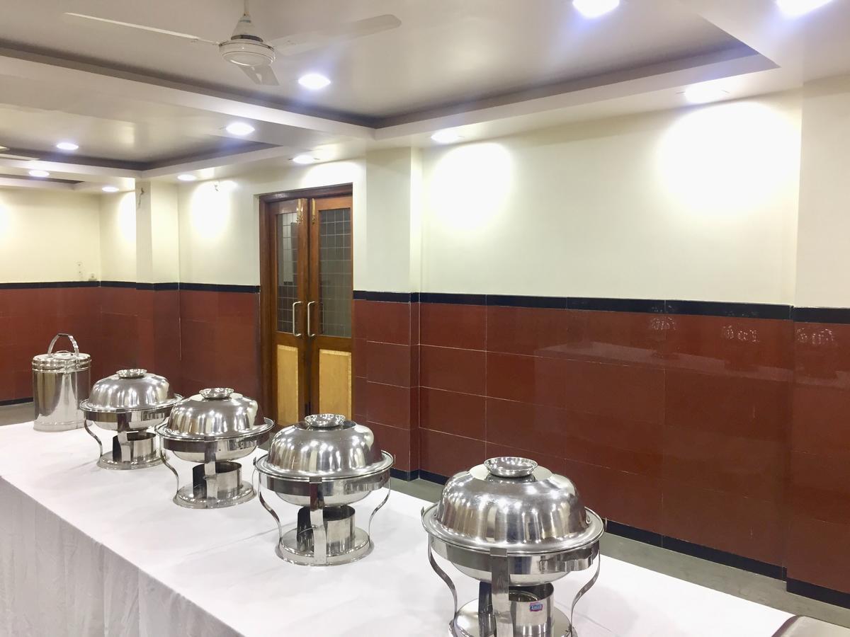 Hotel New Uttam Hira Palace Nashik Zewnętrze zdjęcie
