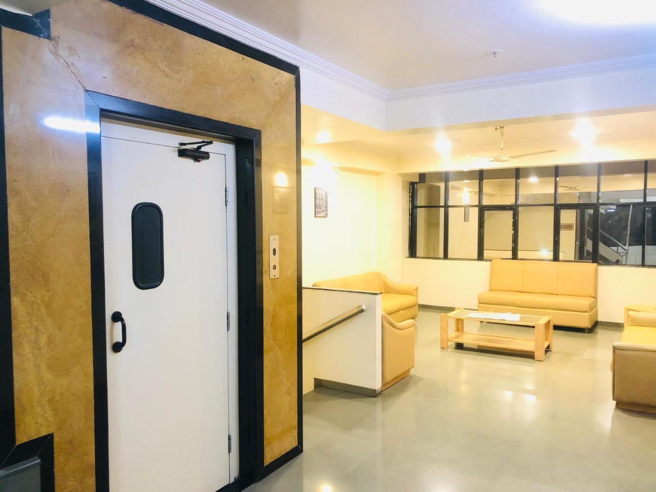 Hotel New Uttam Hira Palace Nashik Zewnętrze zdjęcie